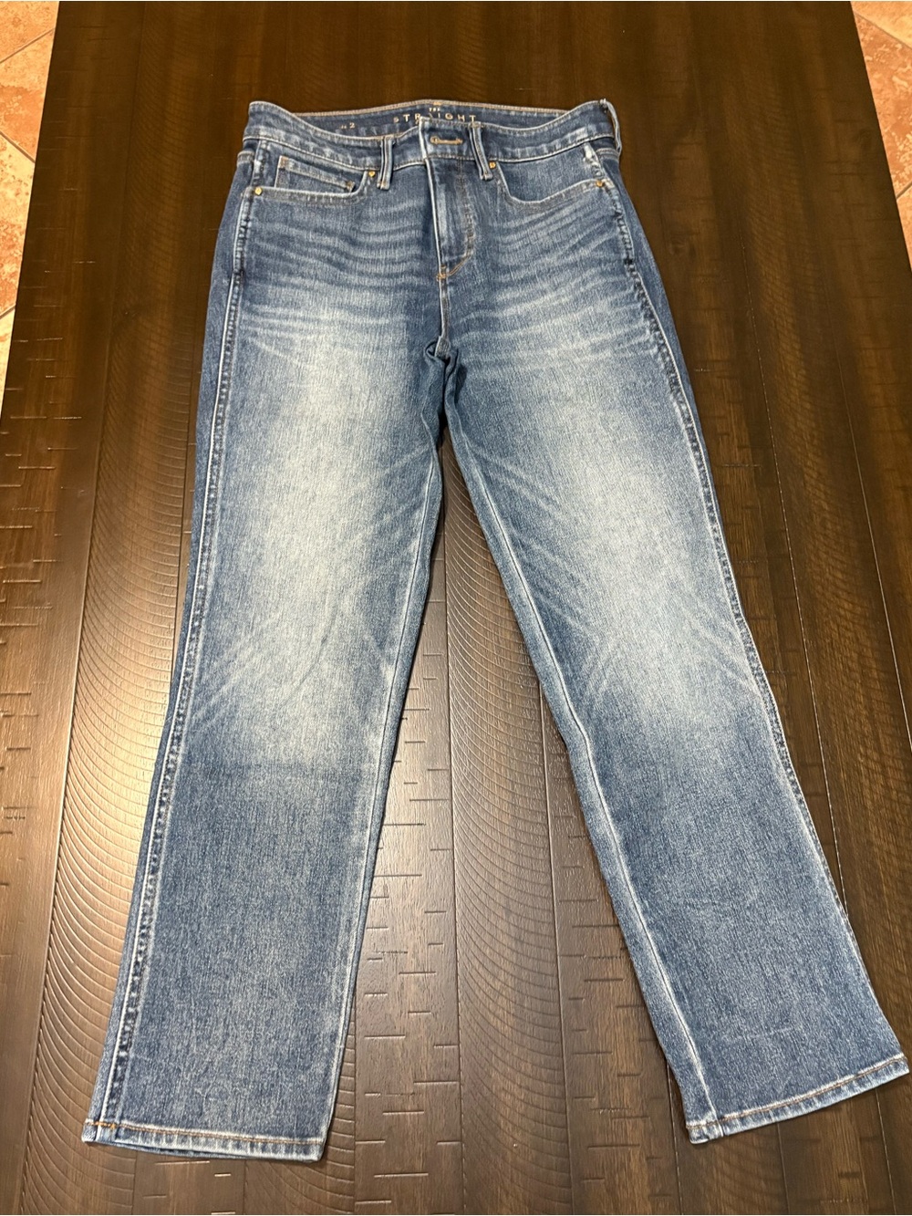 Women's Straight-Leg Jeans in Faded Blue Wash